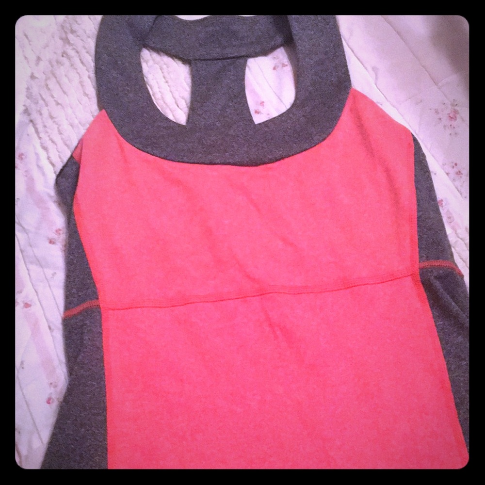 90 degree workout tank with built in bra